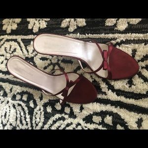bcbgmaxazria maroon bow strappy heel/kitten heel